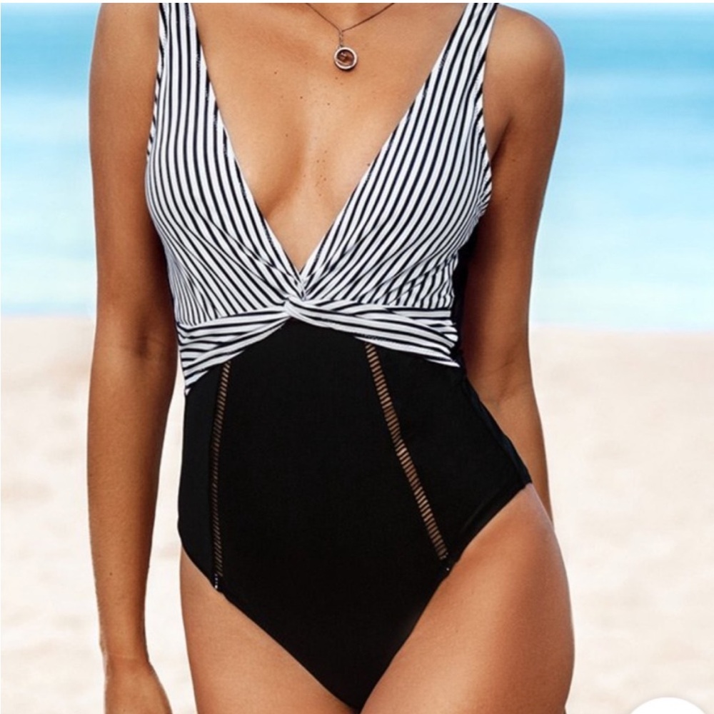 Cupshe Black and White Striped One Piece Swimsuit